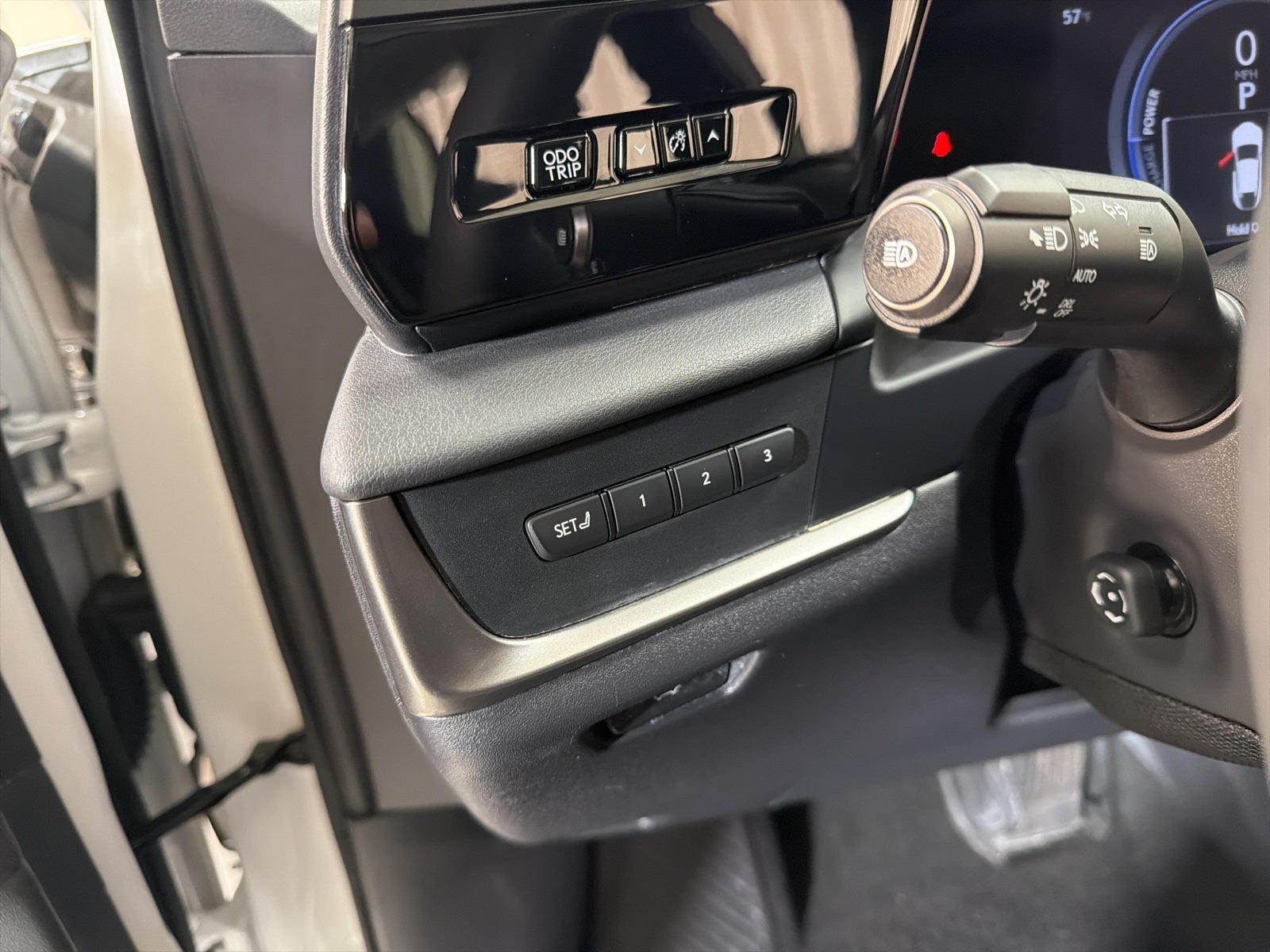 2023 Lexus RZ 450e Luxury