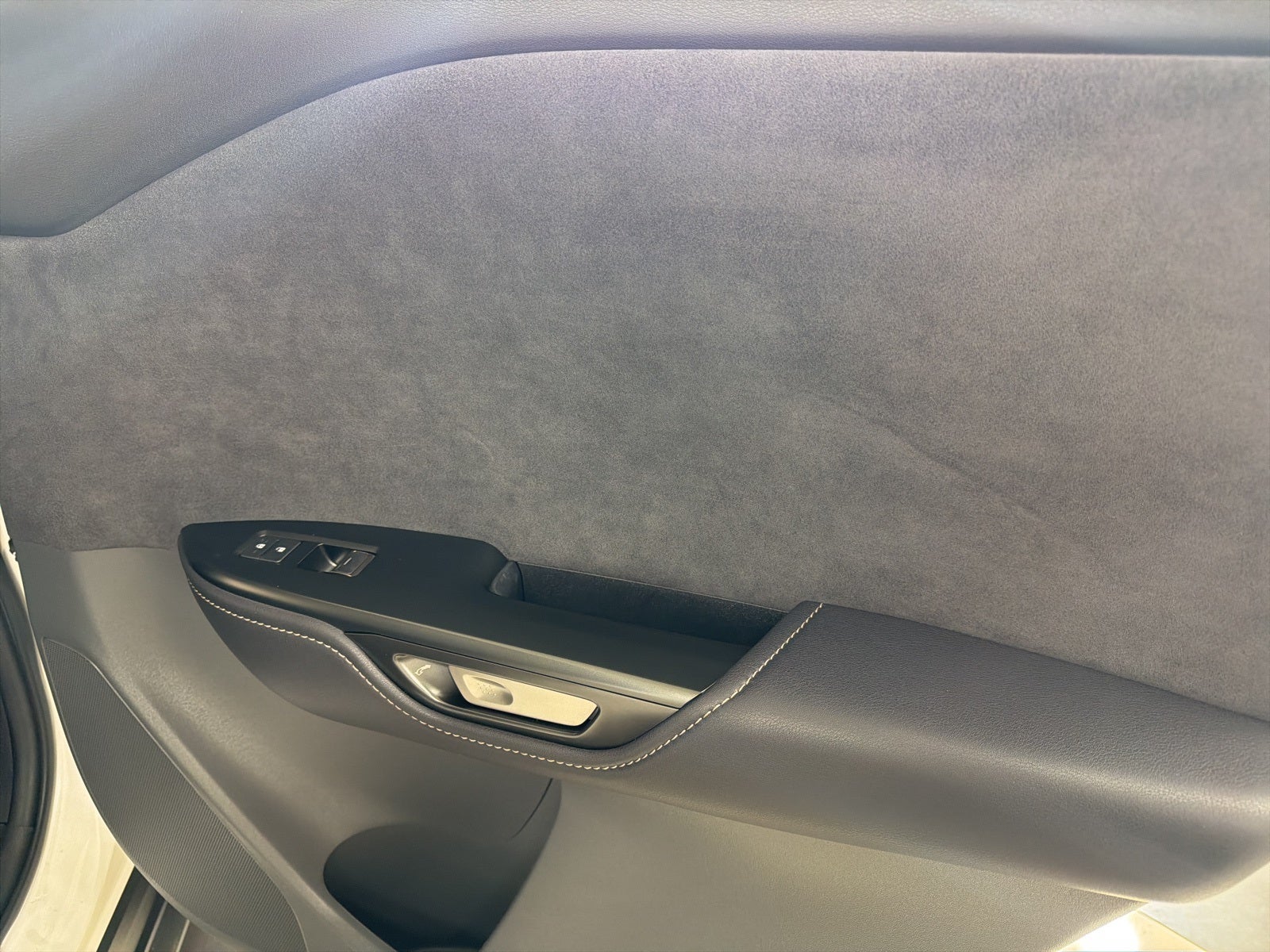 2023 Lexus RZ 450e Luxury