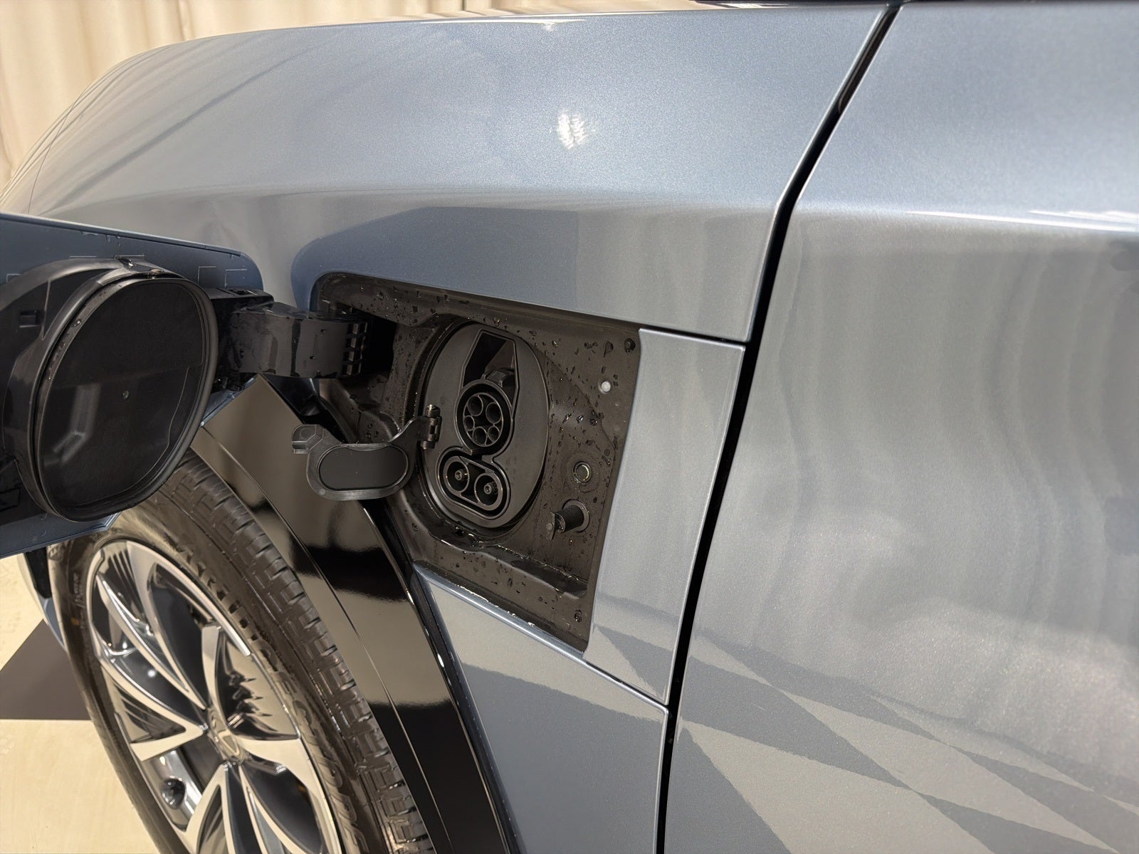 2023 Lexus RZ 450e Premium