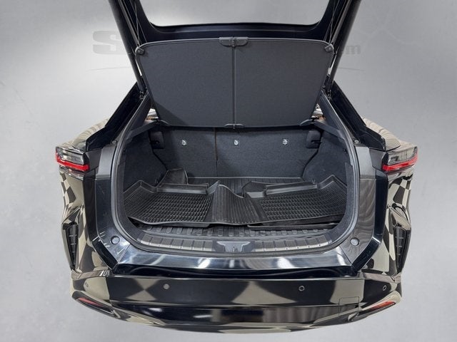2023 Lexus RZ 450e Luxury