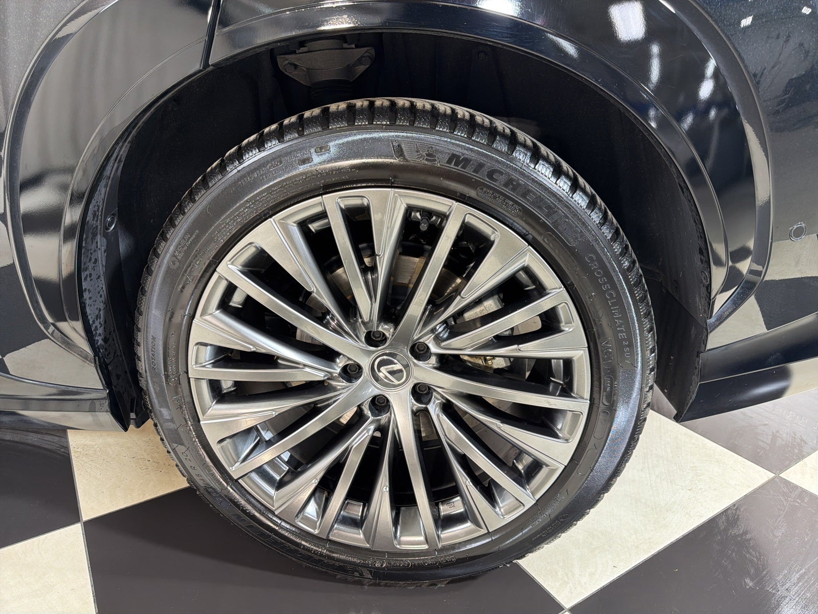 2023 Lexus RZ 450e Luxury