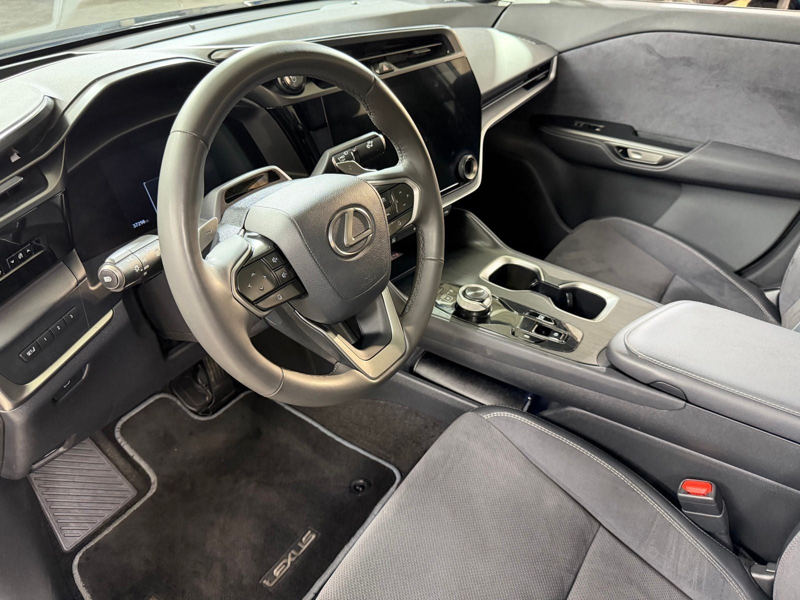 2023 Lexus RZ 450e Luxury