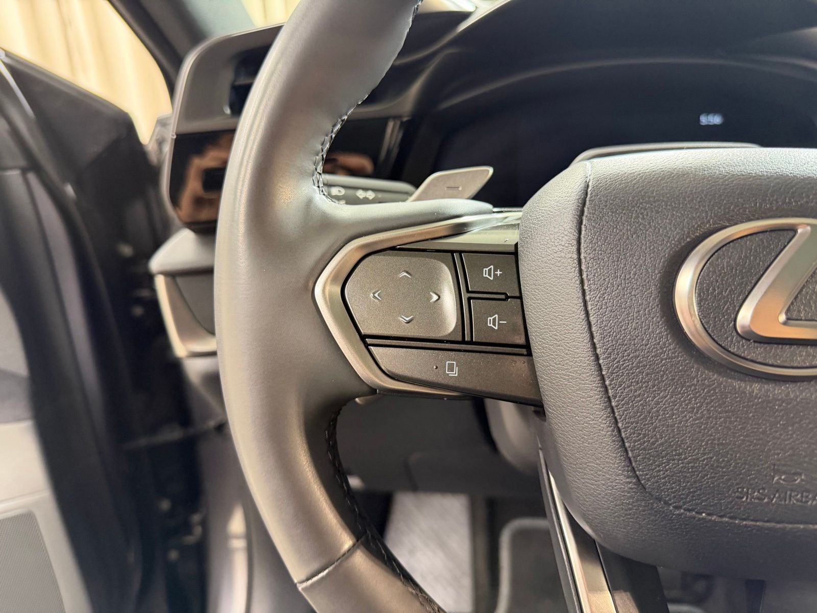 2023 Lexus RZ 450e Luxury