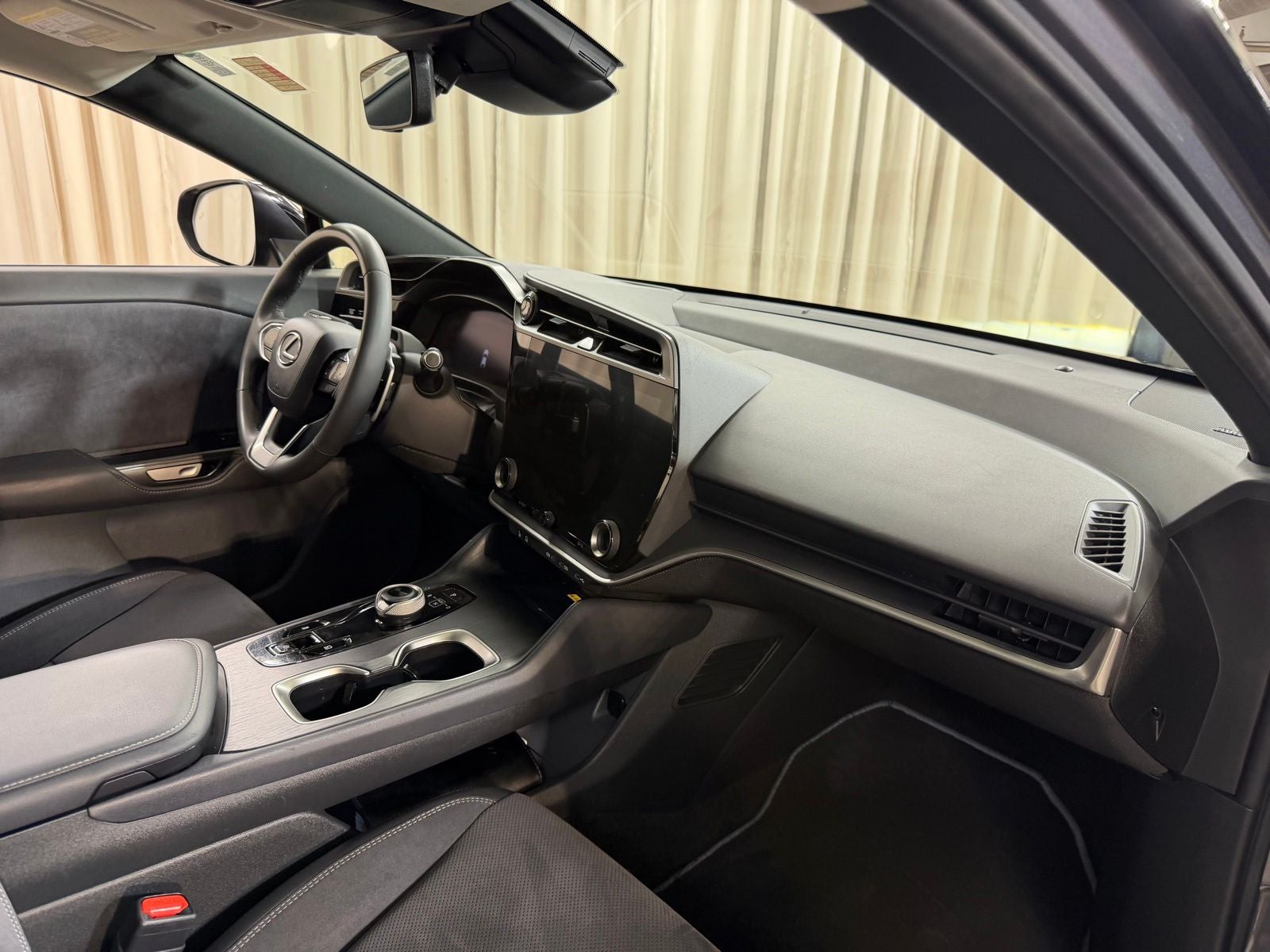 2023 Lexus RZ 450e Luxury