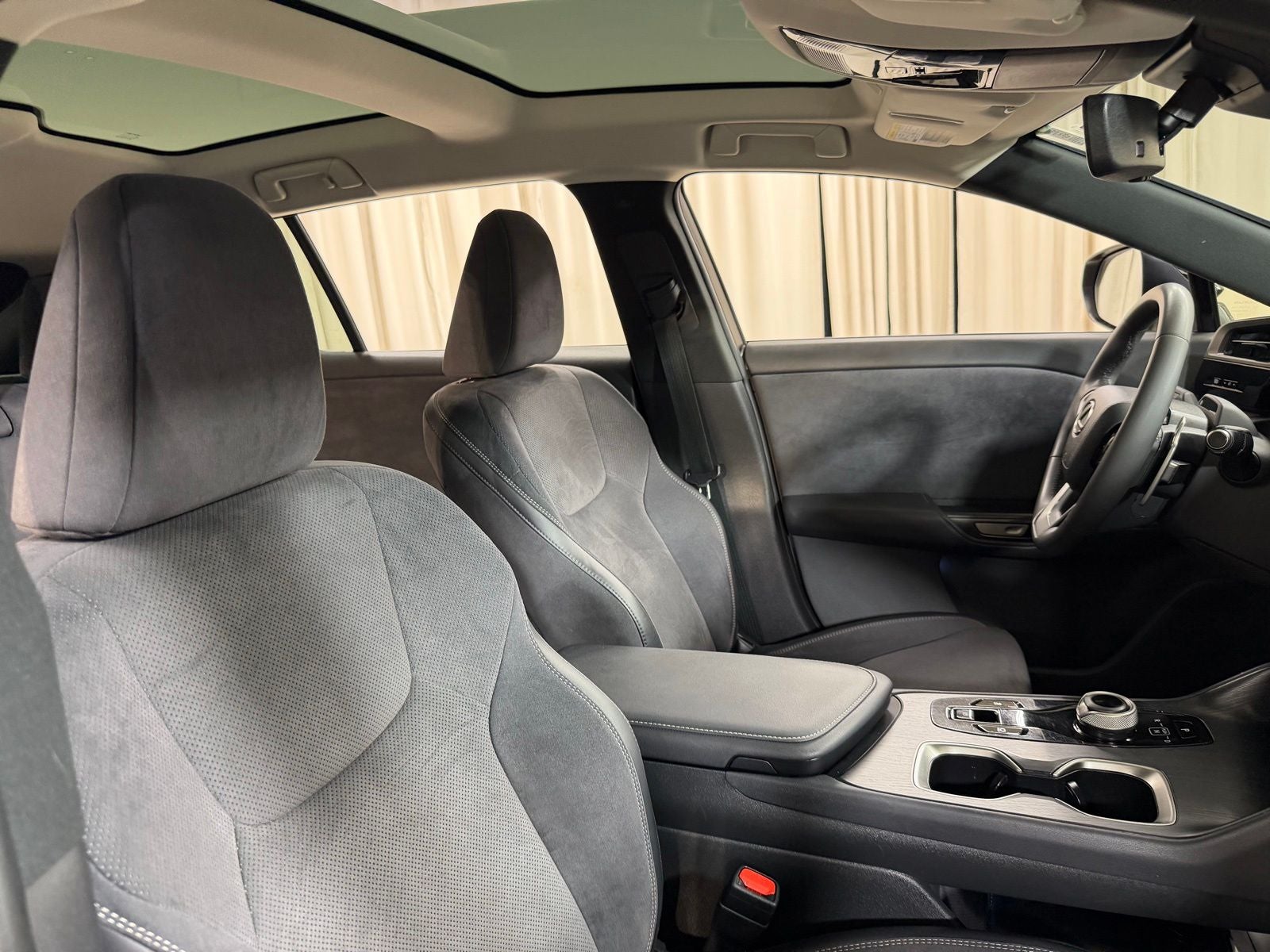 2023 Lexus RZ 450e Luxury