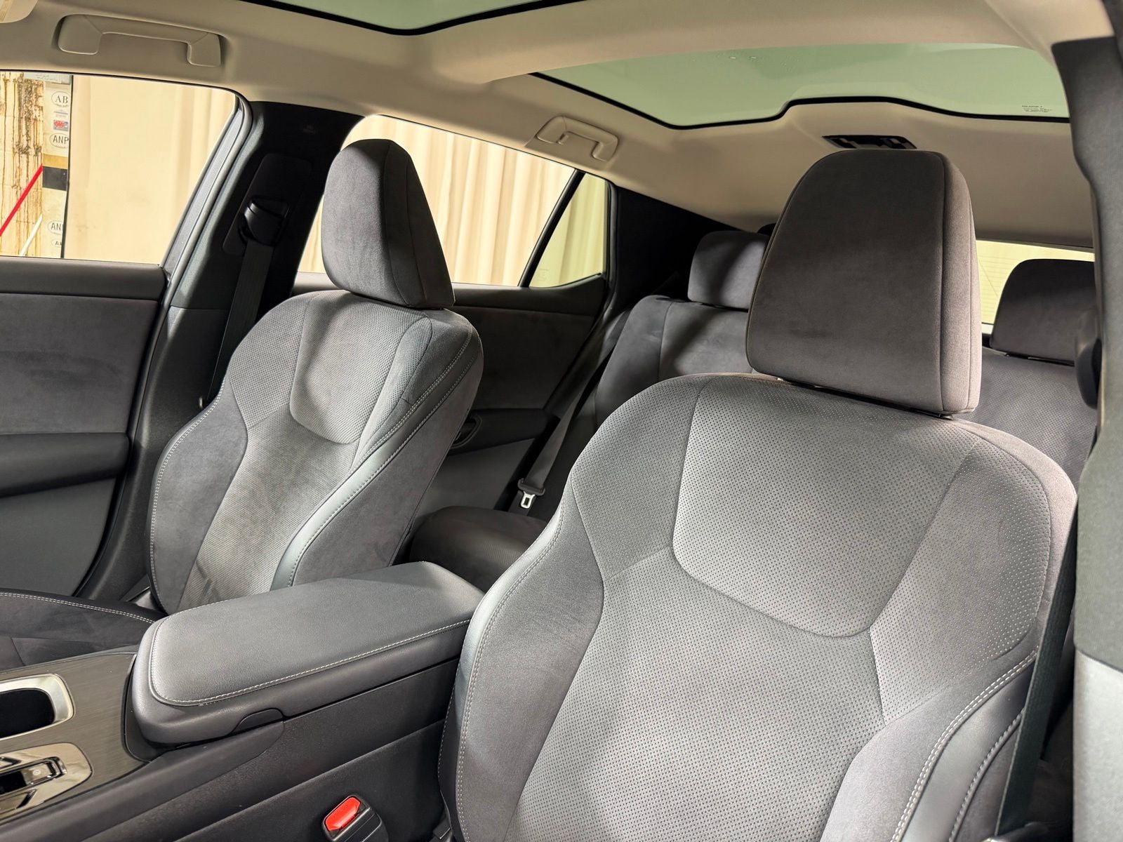 2023 Lexus RZ 450e Luxury