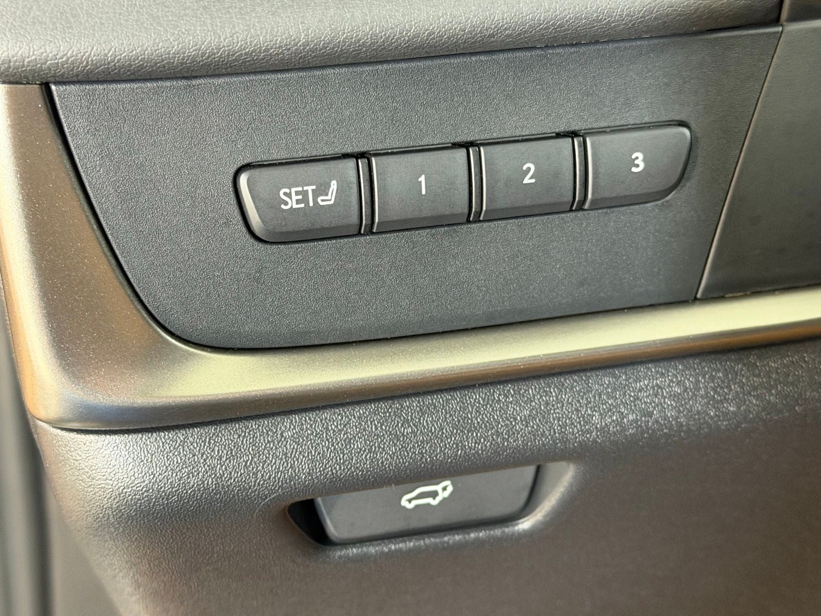 2023 Lexus RZ 450e Luxury