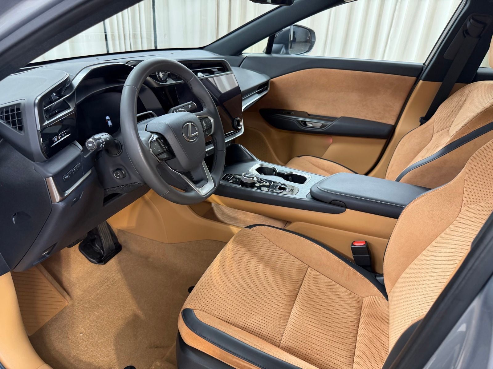 2023 Lexus RZ 450e Luxury