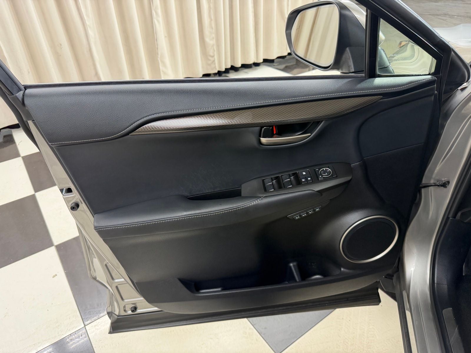 2017 Lexus NX 200t