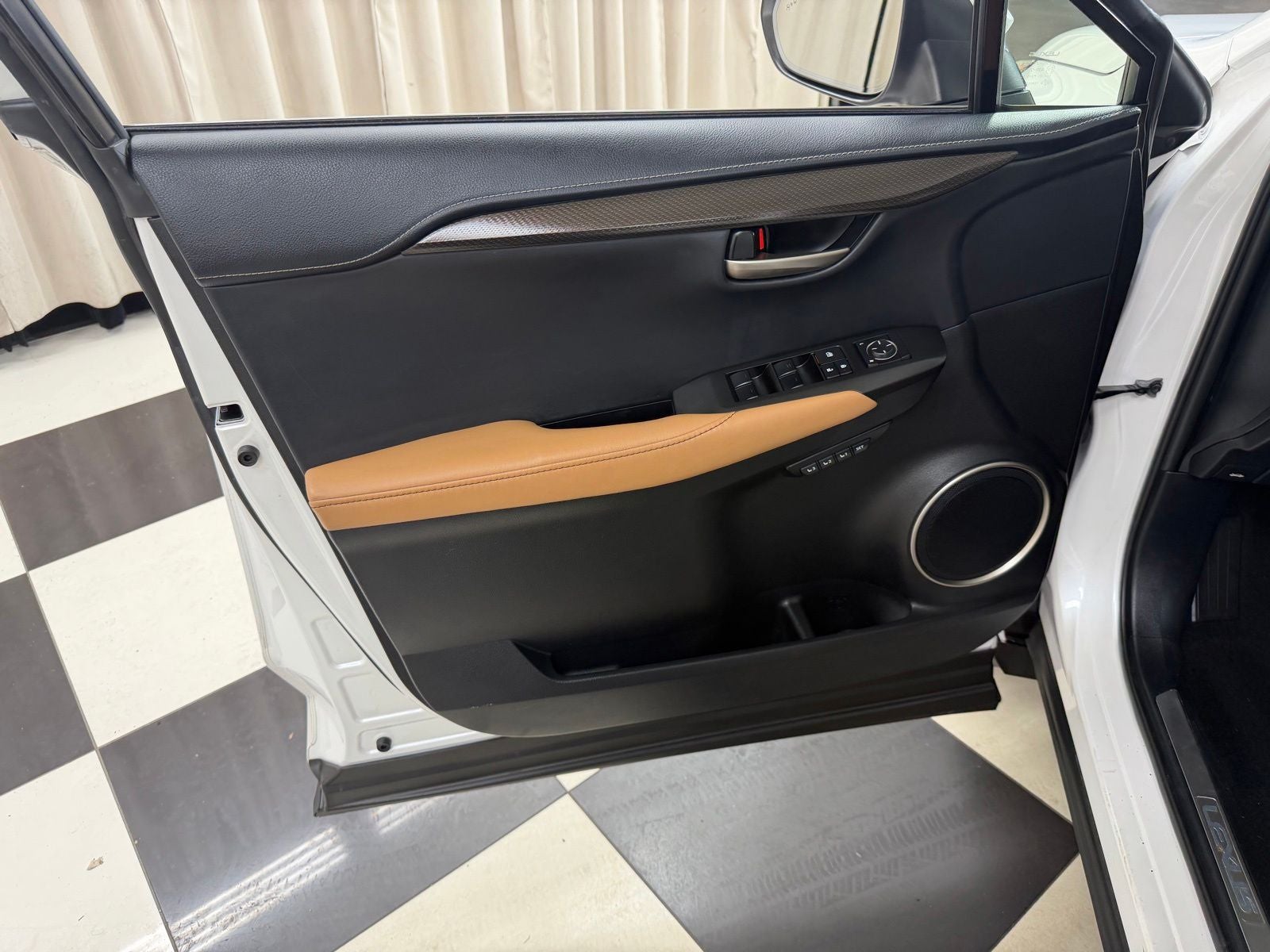 2017 Lexus NX 200t