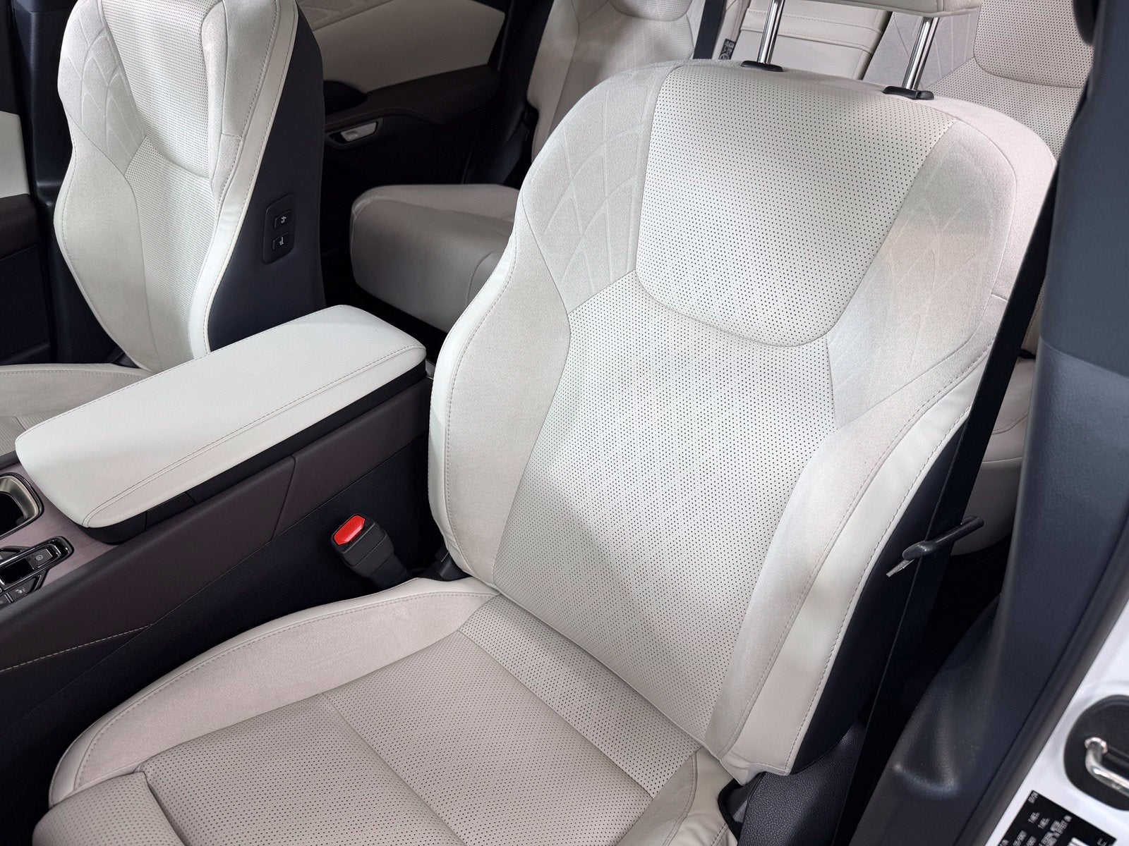 2024 Lexus RX 450h+ Luxury