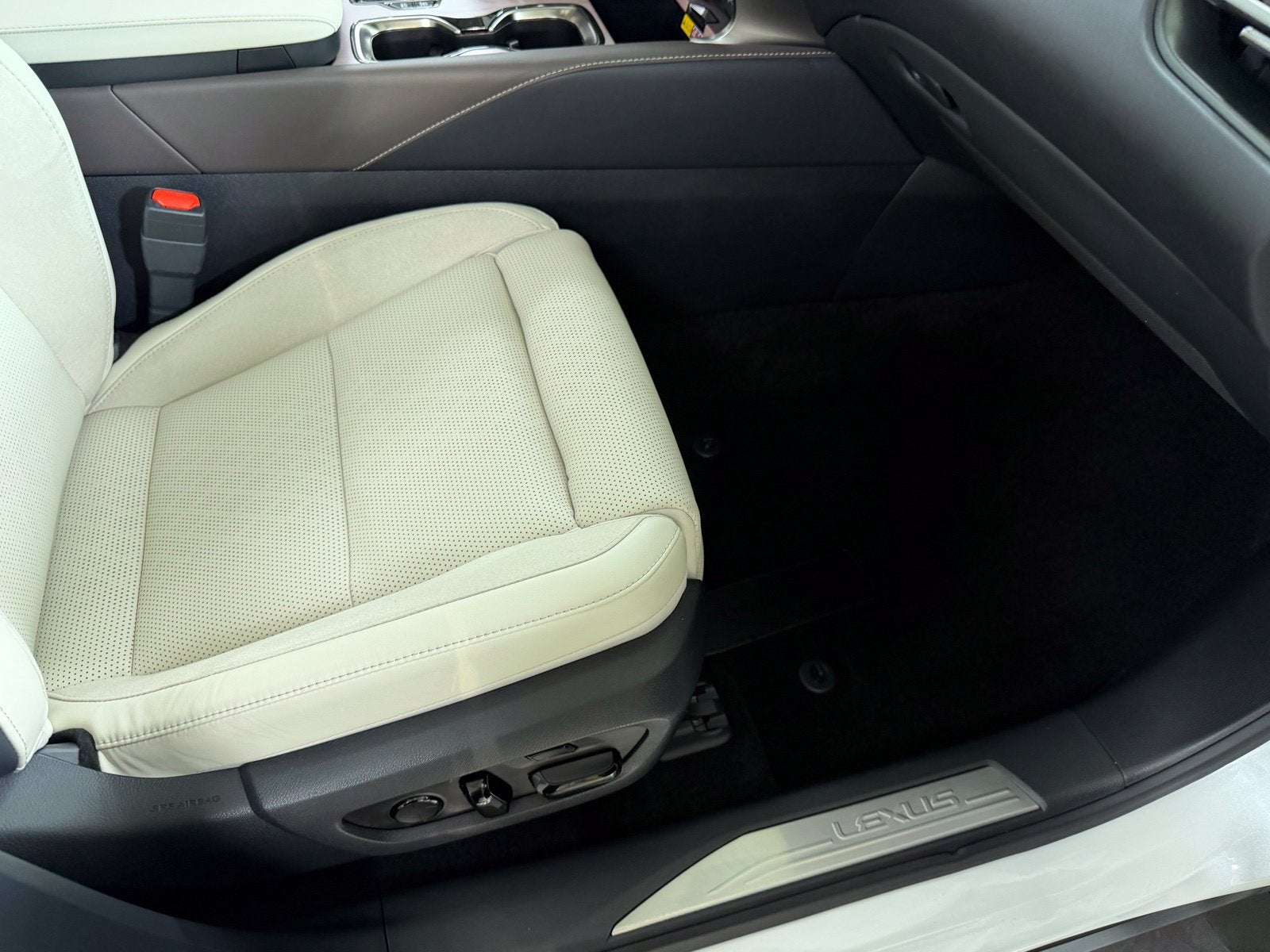 2024 Lexus RX 450h+ Luxury