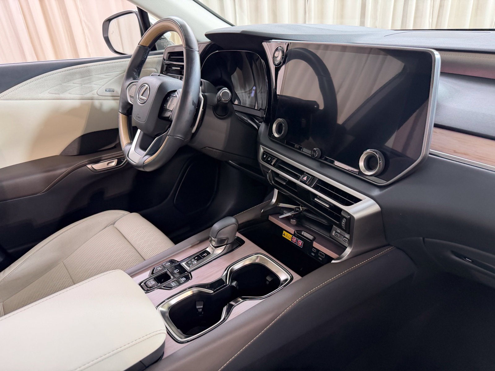 2024 Lexus RX 450h+ Luxury