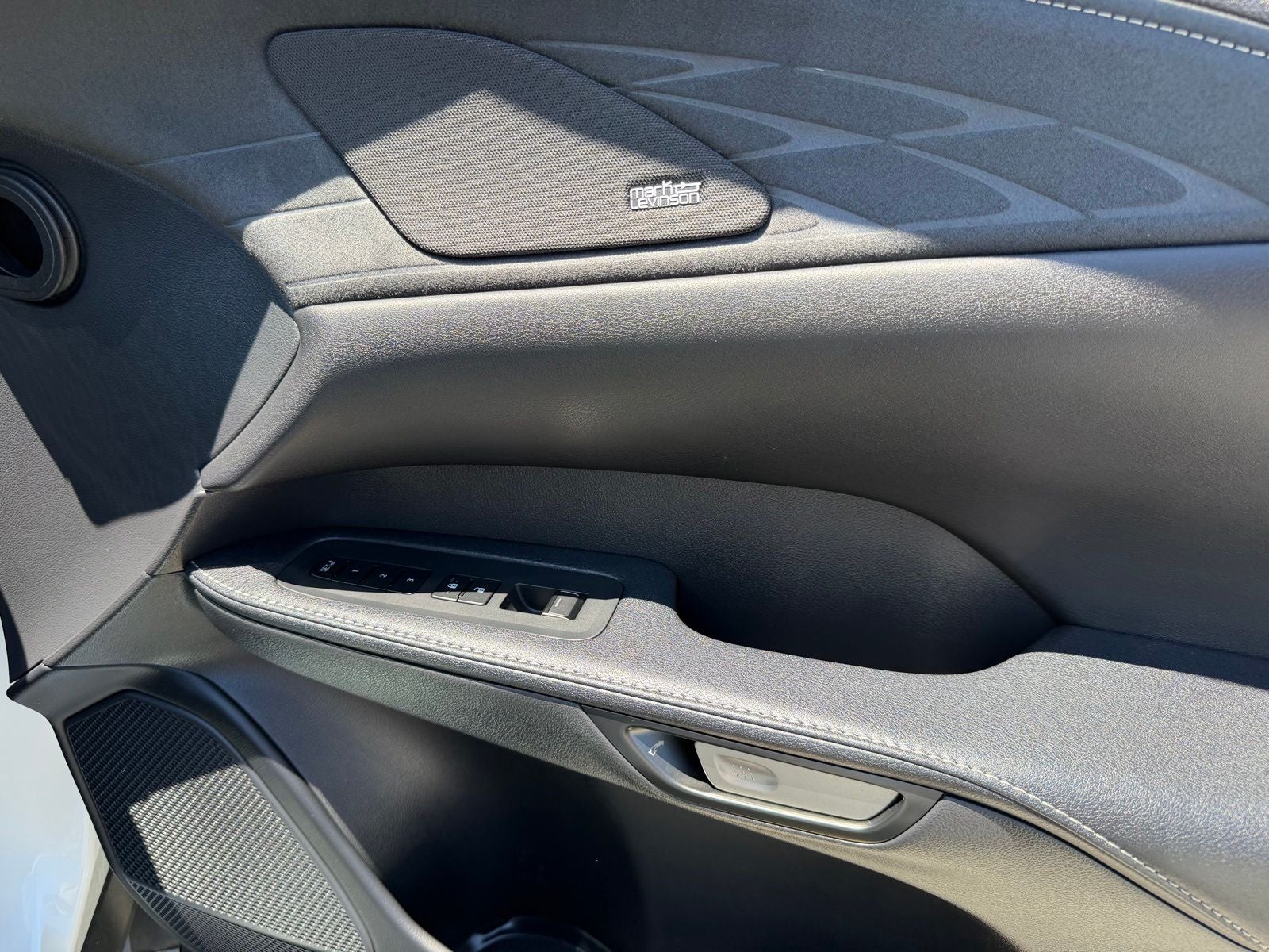 2025 Lexus RX 450h+ Luxury