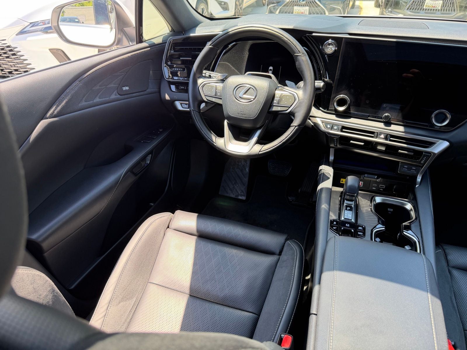 2025 Lexus RX 450h+ Luxury