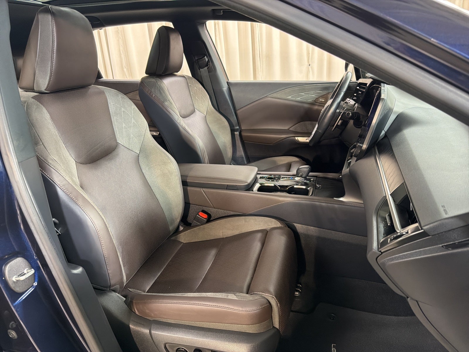 2024 Lexus RX 450h+ Luxury