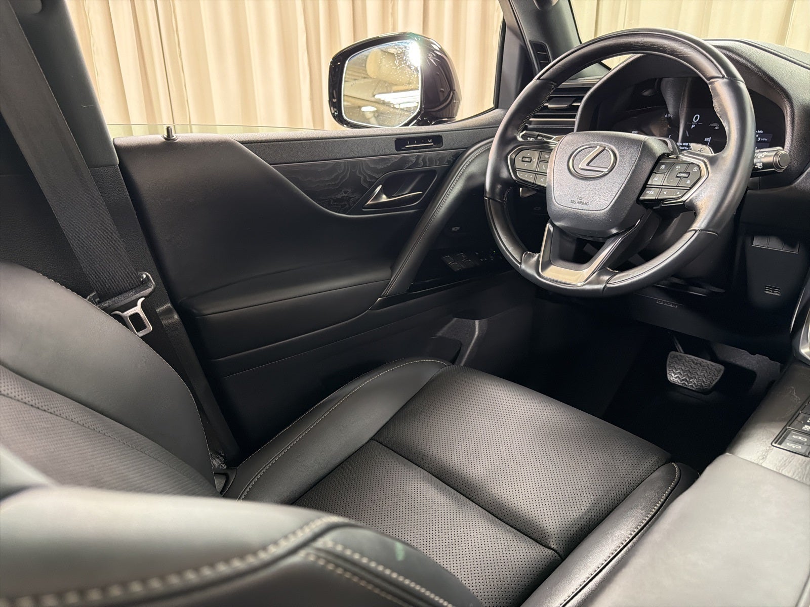 2025 Lexus LX 600 Luxury