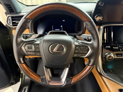 2025 Lexus LX 700h Luxury