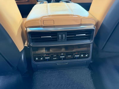 2025 Lexus LX 700h Luxury
