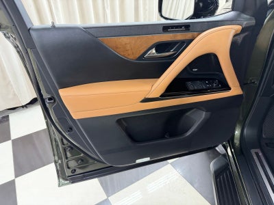 2025 Lexus LX 700h Luxury
