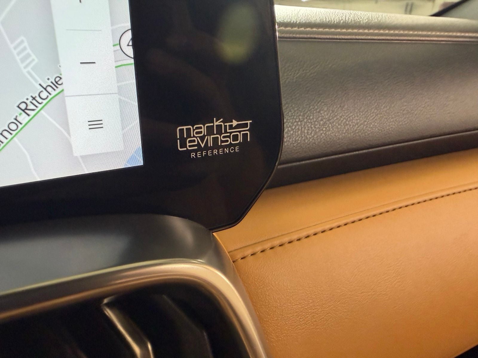 2025 Lexus LX 700h Luxury