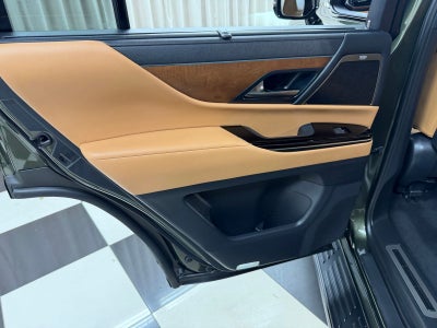 2025 Lexus LX 700h Luxury