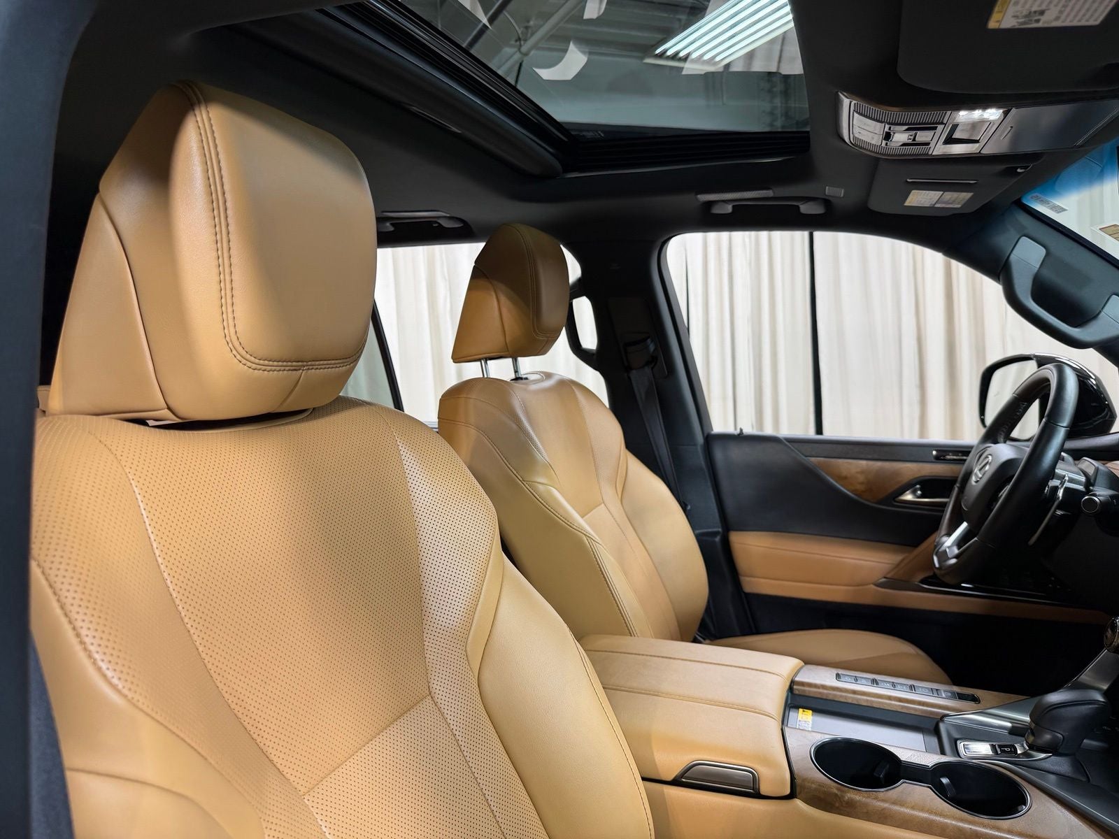 2025 Lexus LX 700h Luxury