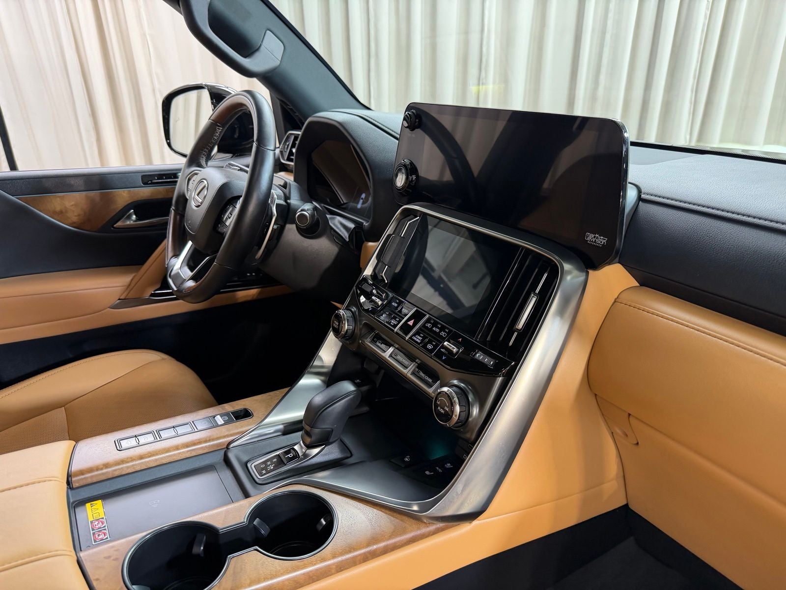 2025 Lexus LX 700h Luxury