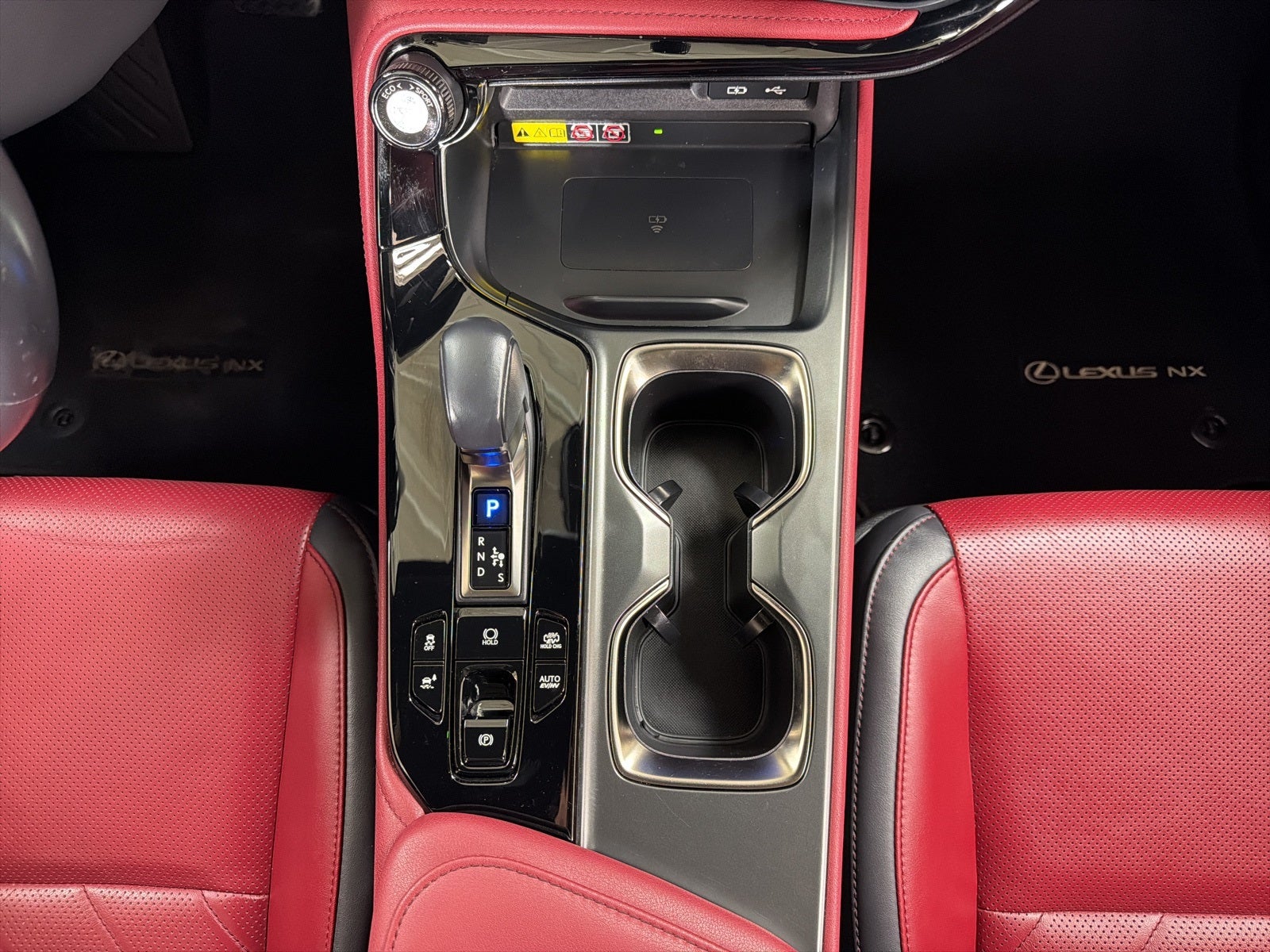 2024 Lexus NX 450h+ Luxury