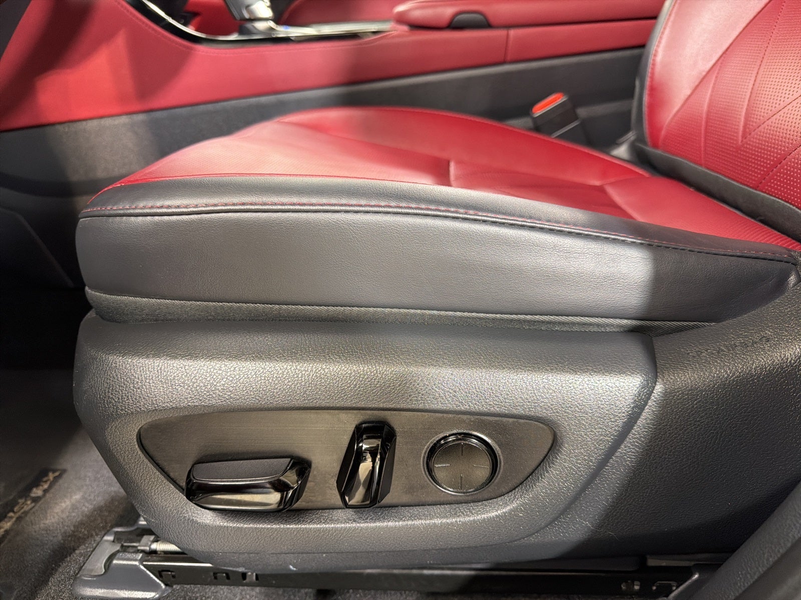 2024 Lexus NX 450h+ Luxury