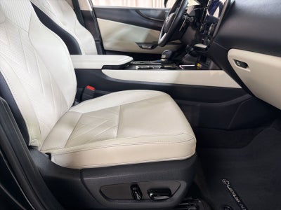 2025 Lexus NX 450h+ Luxury