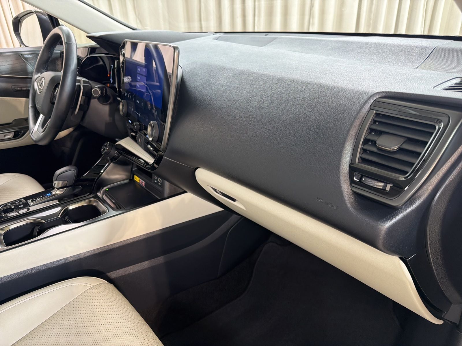 2025 Lexus NX 450h+ Luxury