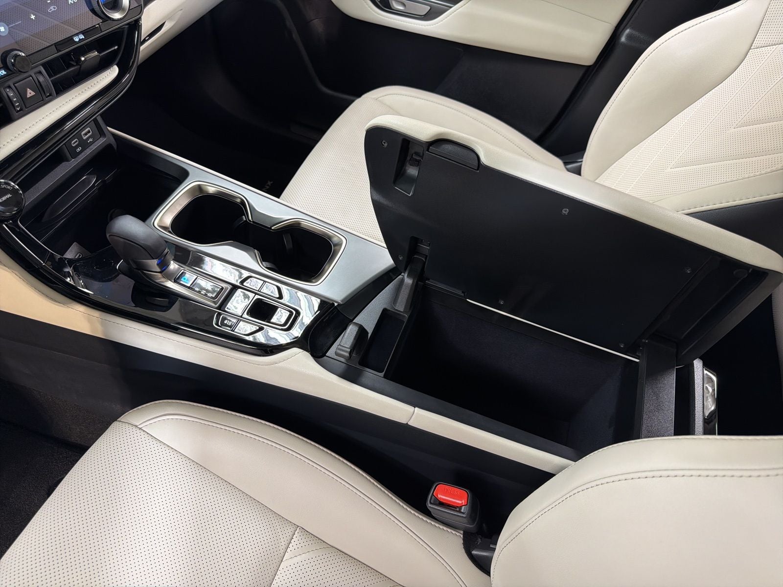 2025 Lexus NX 450h+ Luxury