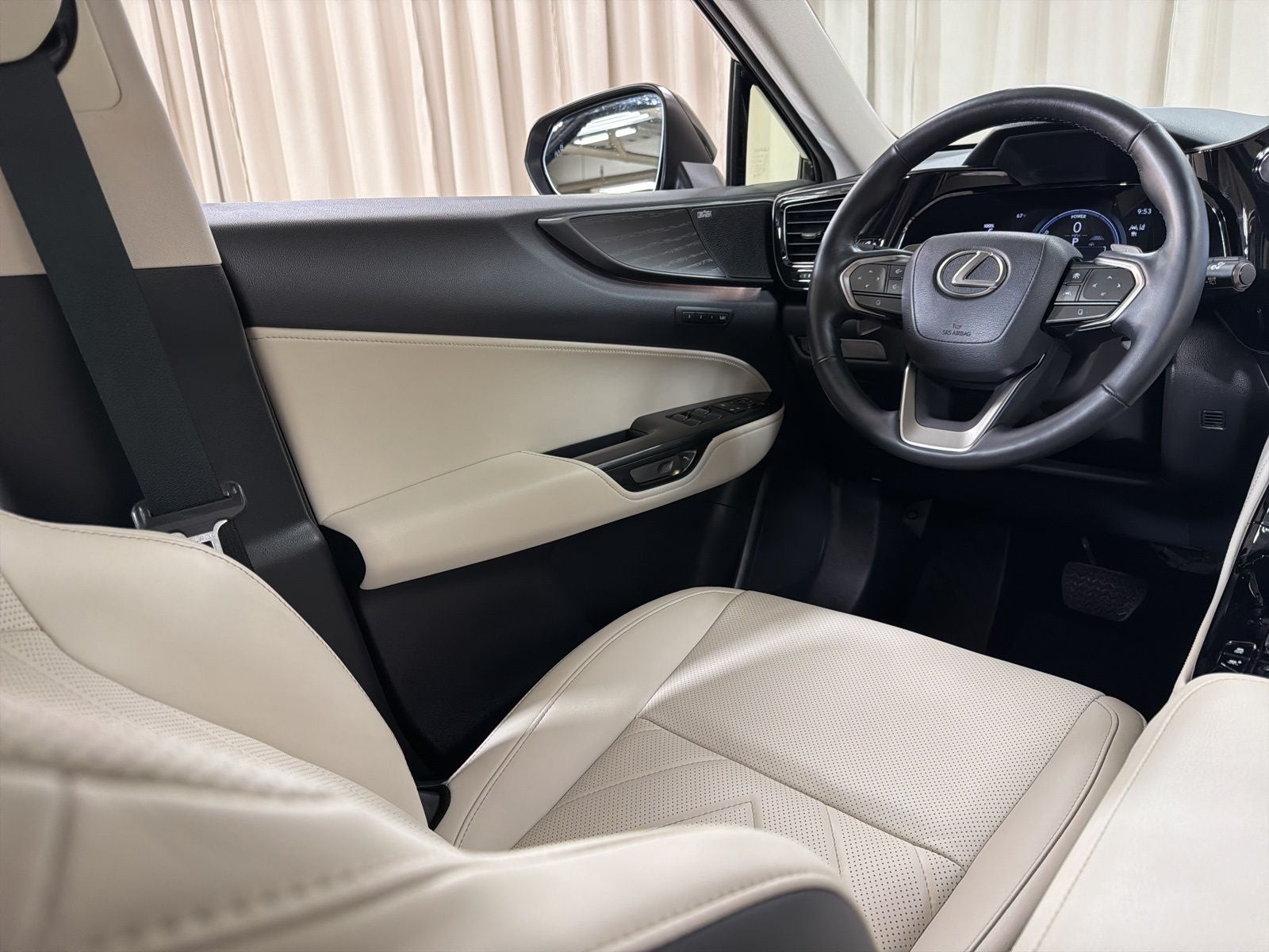 2025 Lexus NX 450h+ Luxury