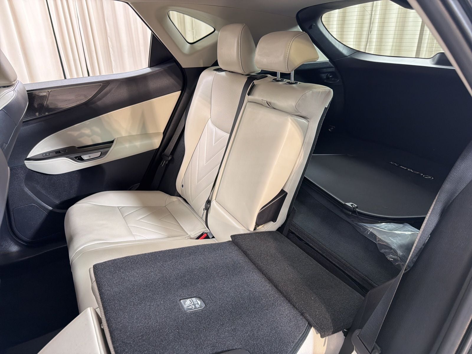 2025 Lexus NX 450h+ Luxury