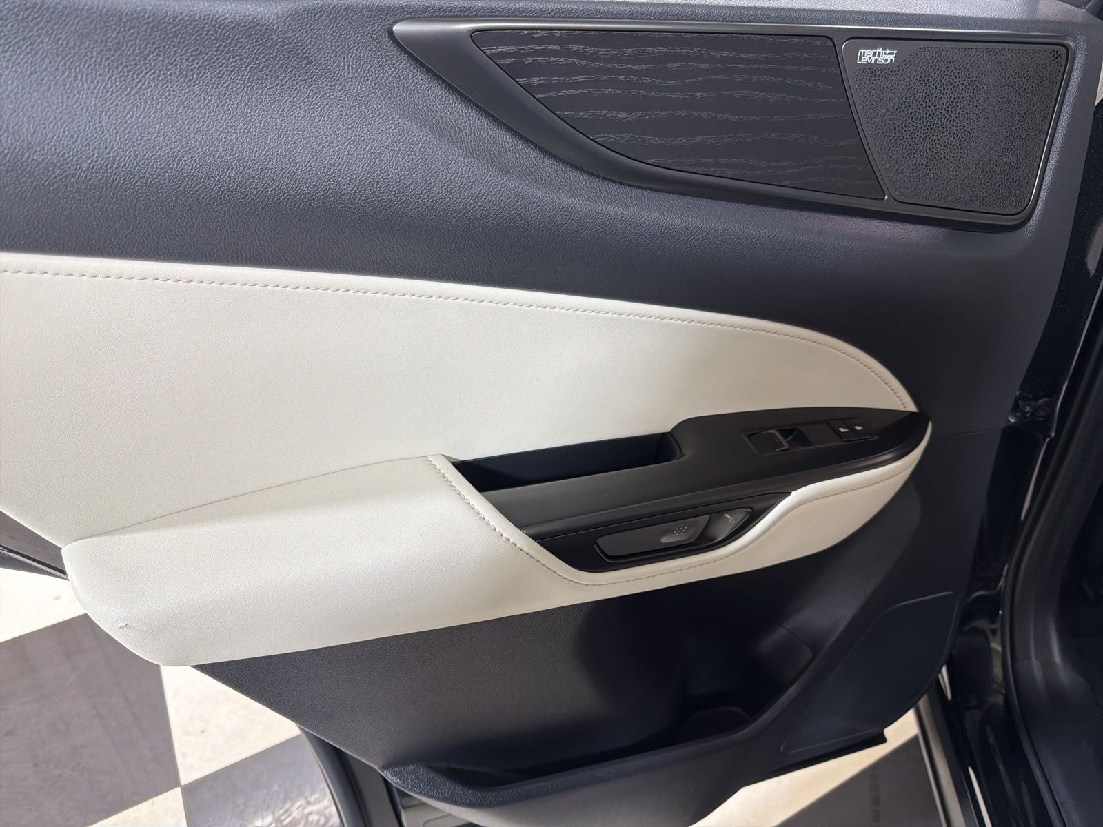 2025 Lexus NX 450h+ Luxury