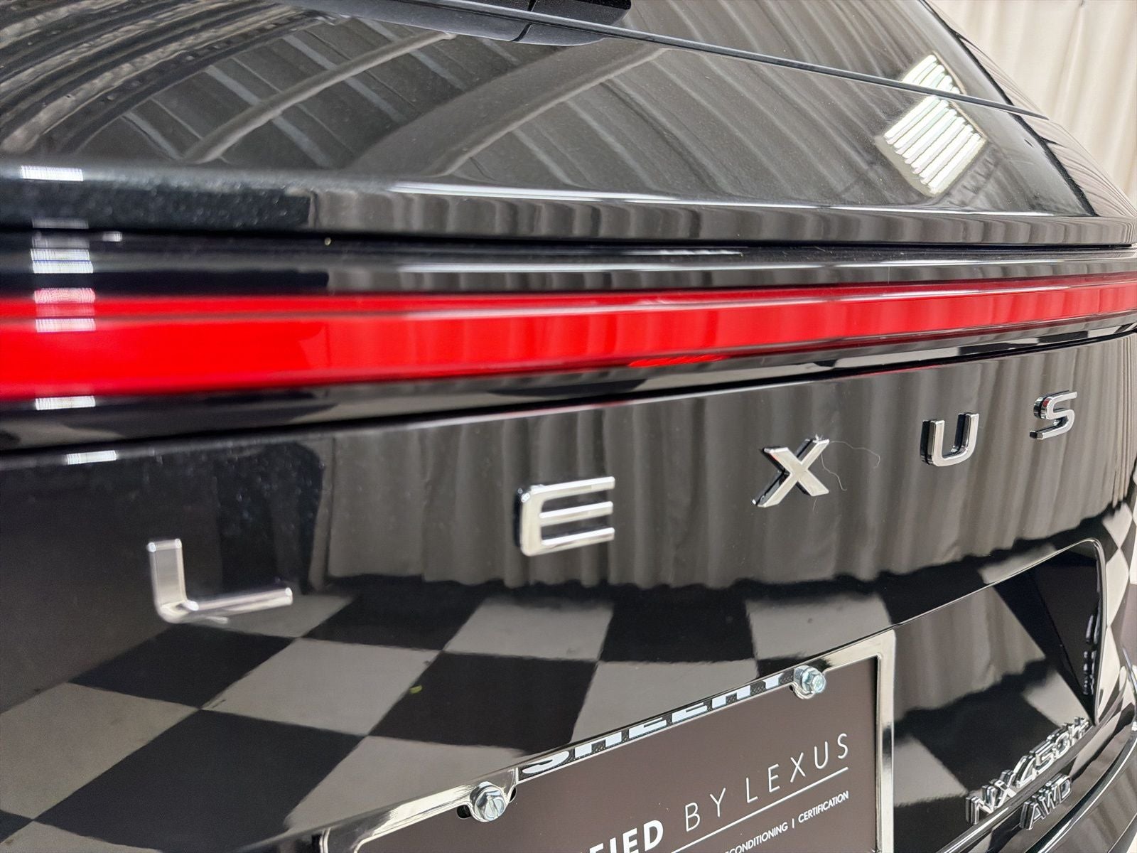 2025 Lexus NX 450h+ Luxury