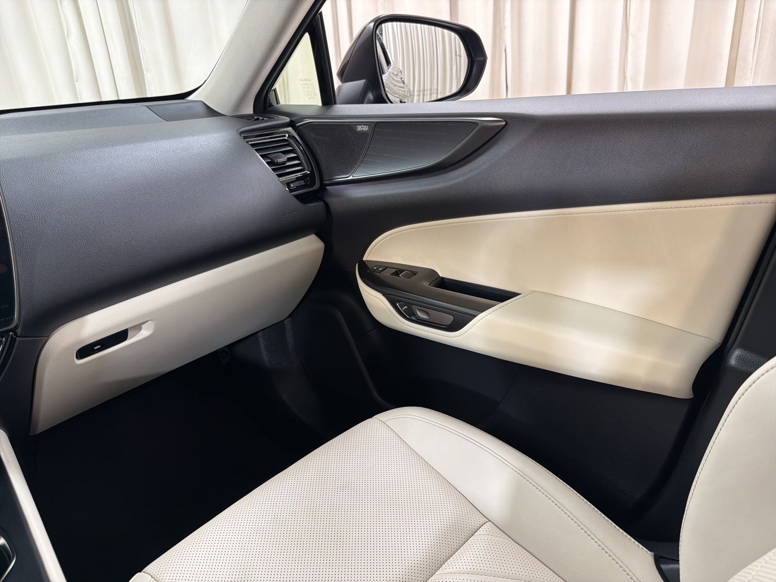 2025 Lexus NX 450h+ Luxury