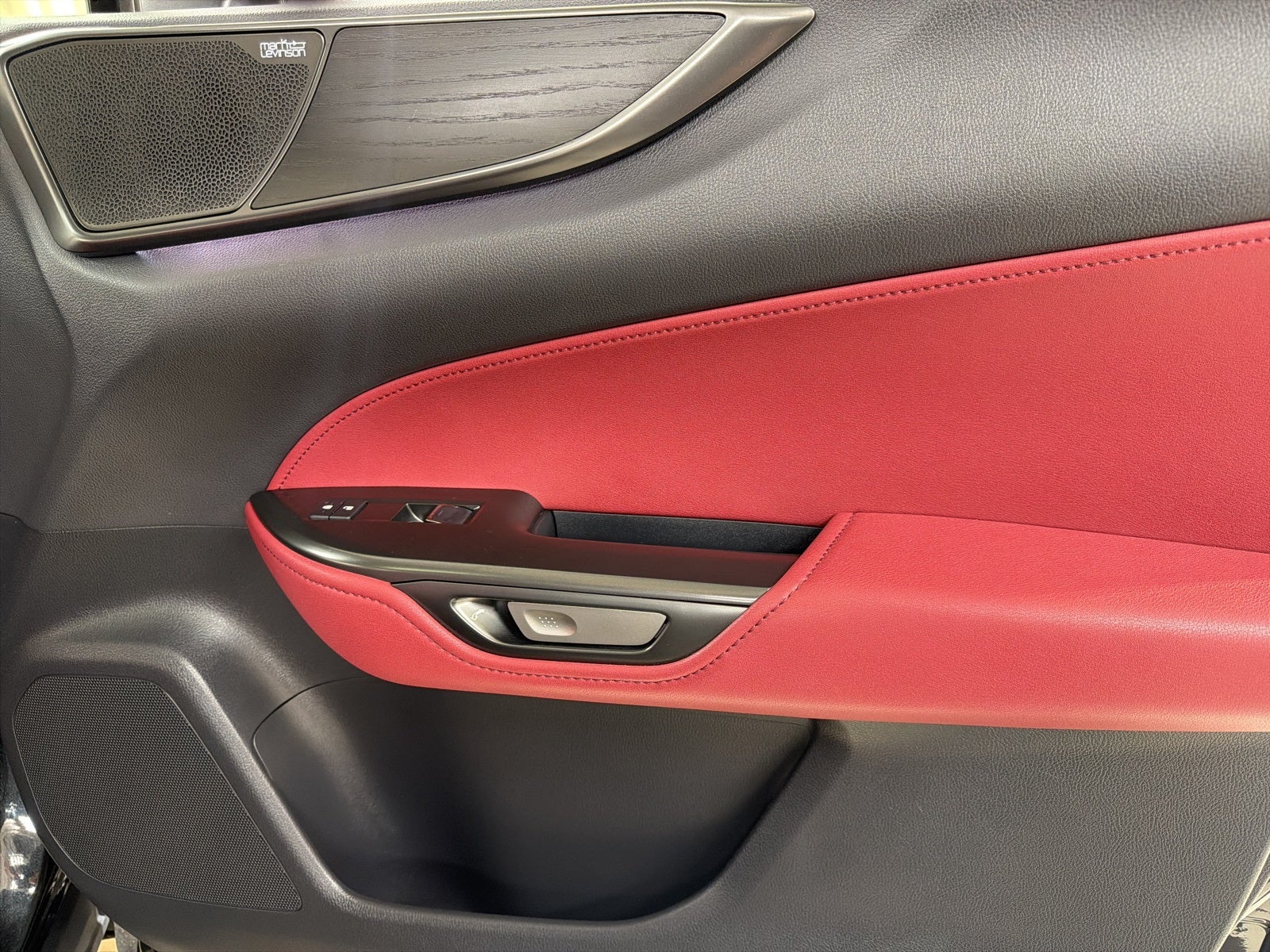 2025 Lexus NX 450h+ Luxury