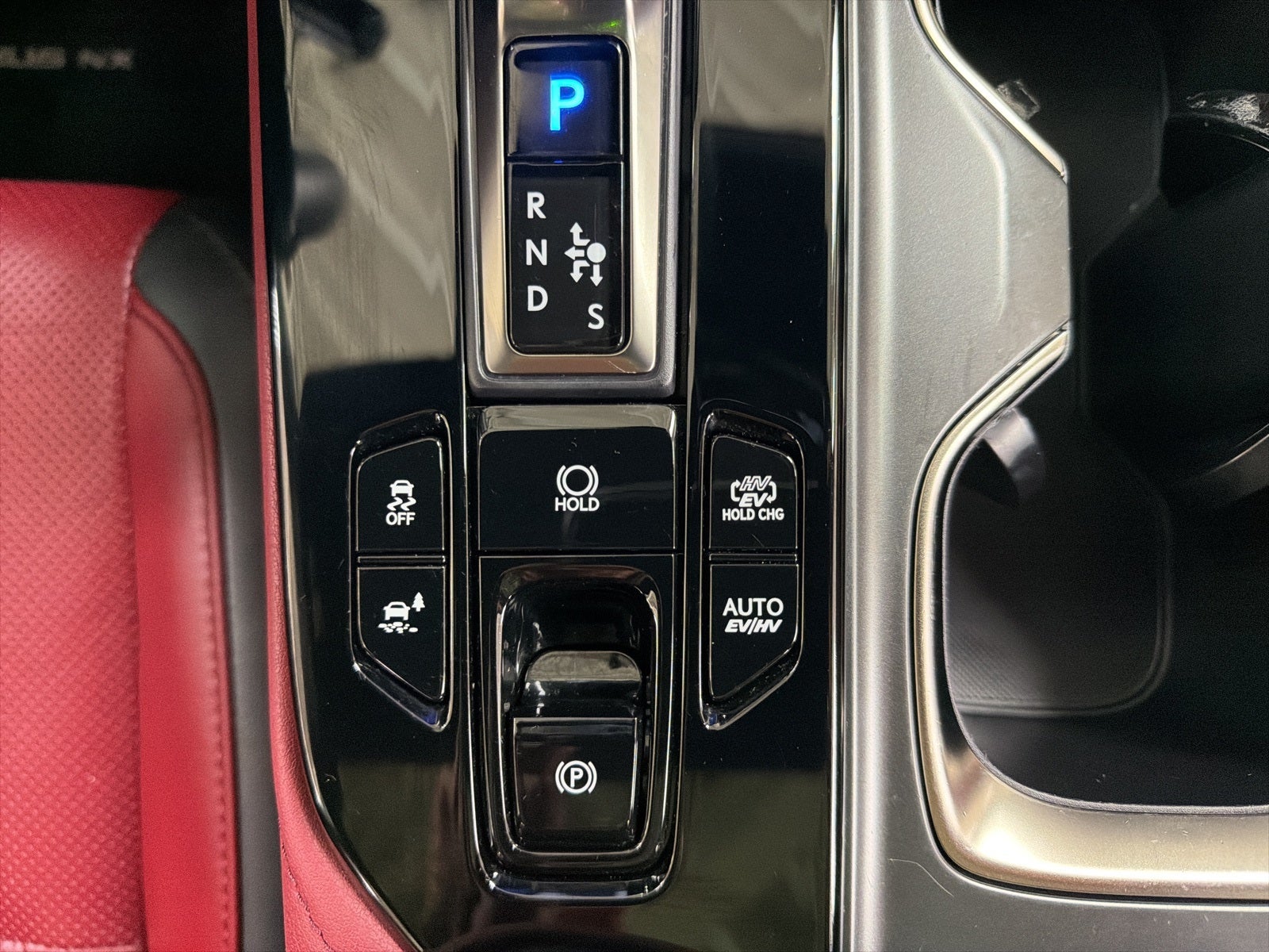 2025 Lexus NX 450h+ Luxury