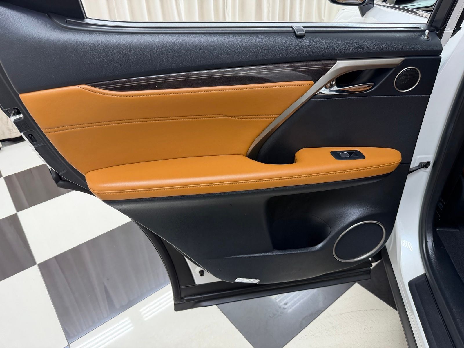 2022 Lexus RX 450hL Luxury