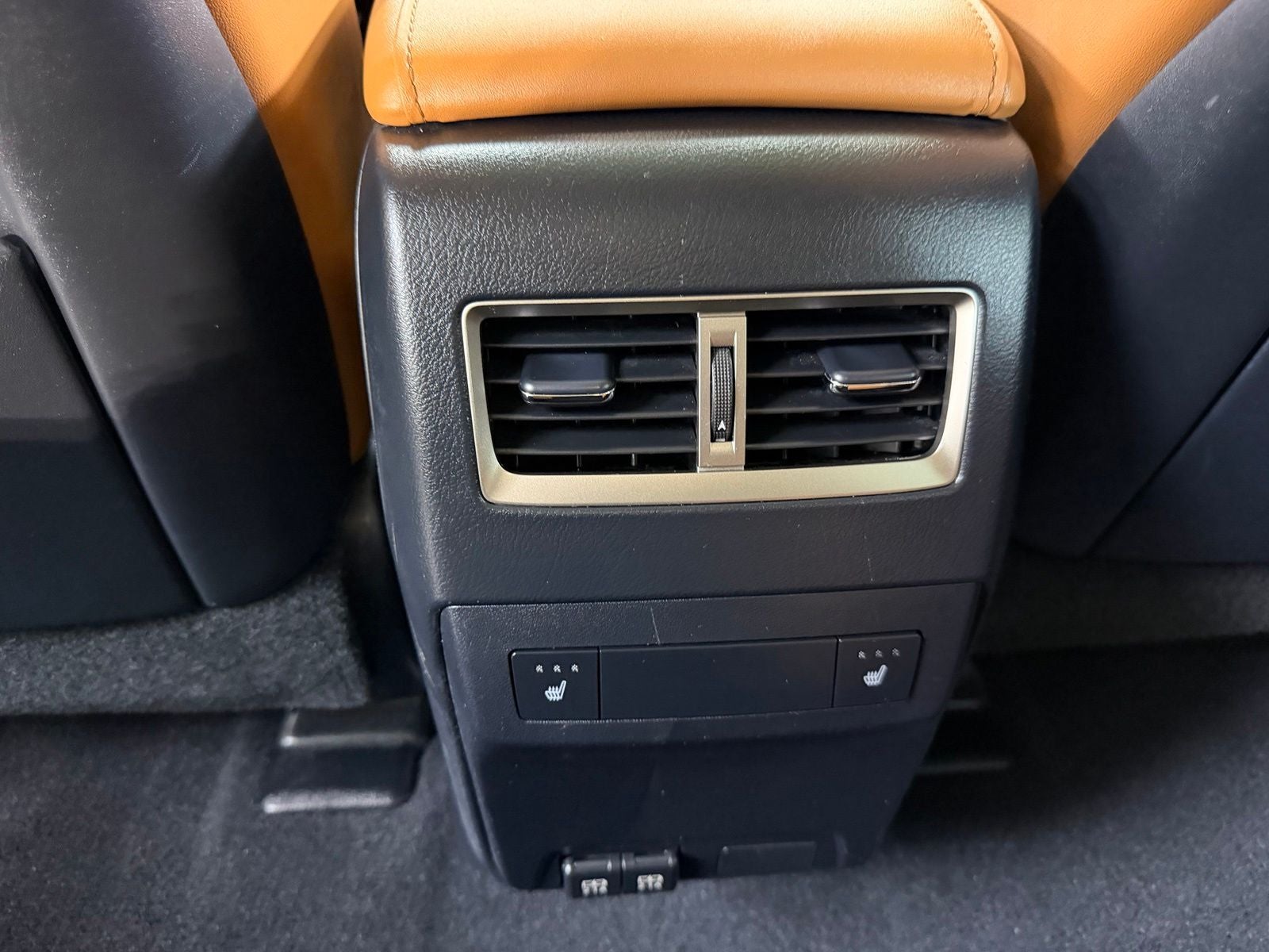 2022 Lexus RX 450hL Luxury