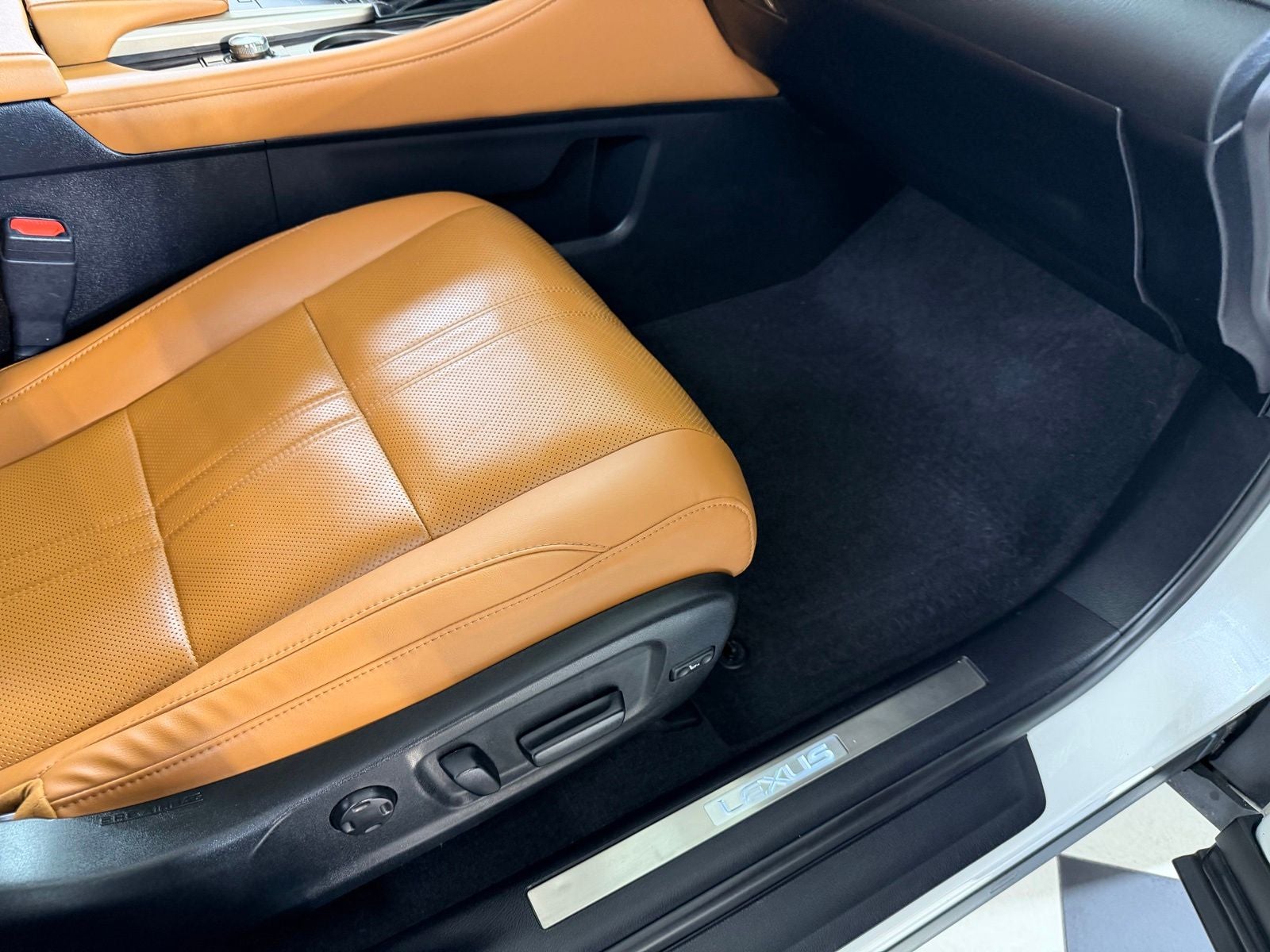 2022 Lexus RX 450hL Luxury