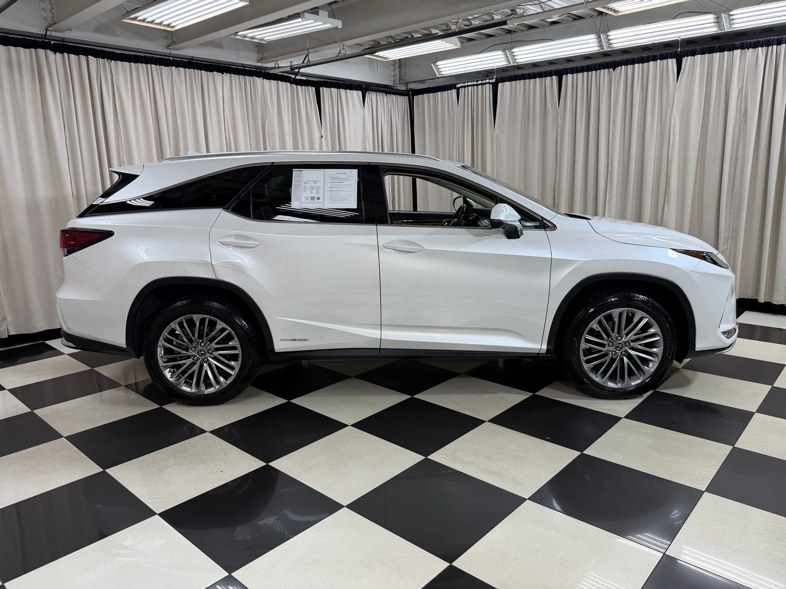 2022 Lexus RX 450hL Luxury