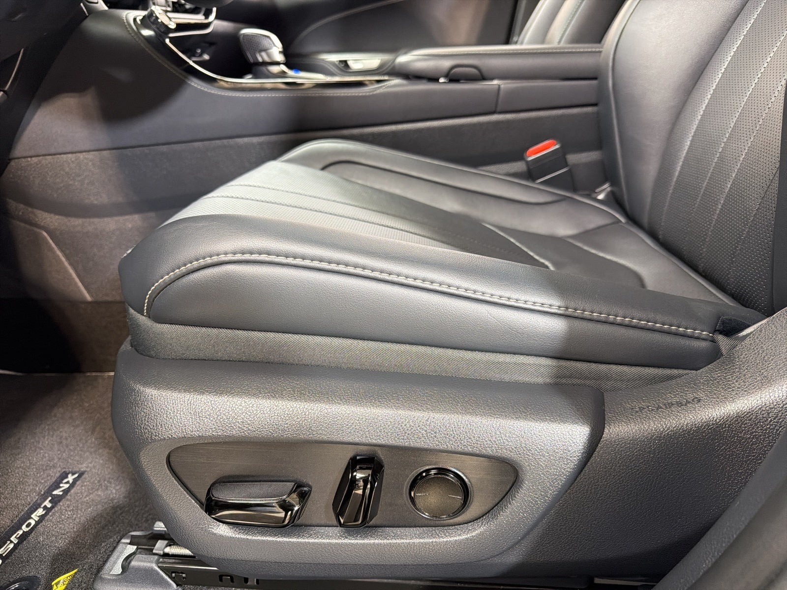 2025 Lexus NX 450h+ F SPORT