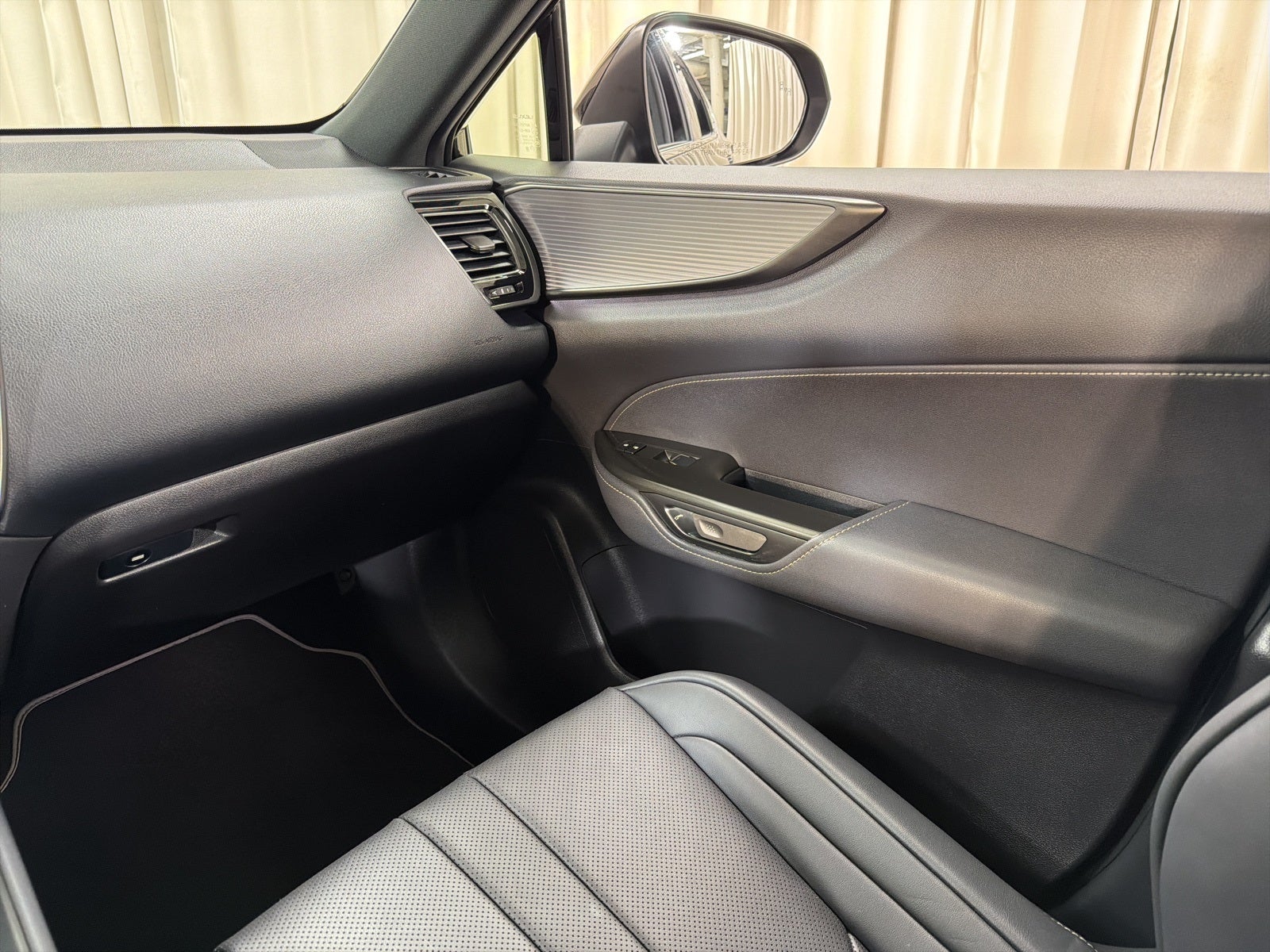 2025 Lexus NX 450h+ F SPORT