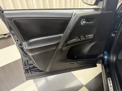 2017 Toyota RAV4 SE