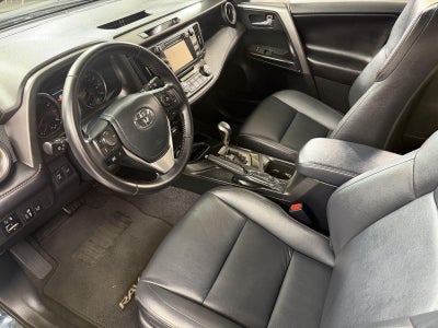 2017 Toyota RAV4 SE
