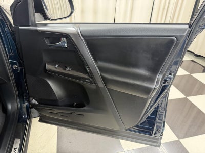 2017 Toyota RAV4 SE