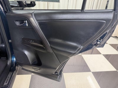 2017 Toyota RAV4 SE